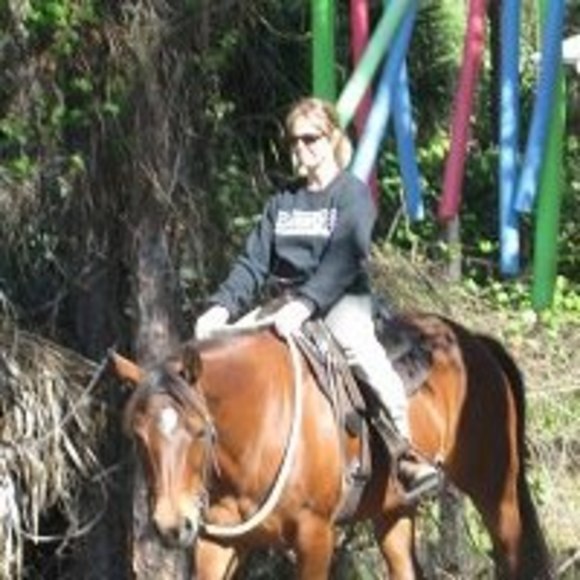 Meet your Posher, Kathy - Picture 1 of 1